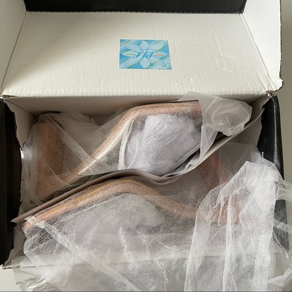 Fashionnova heels - Picture 7 of 9